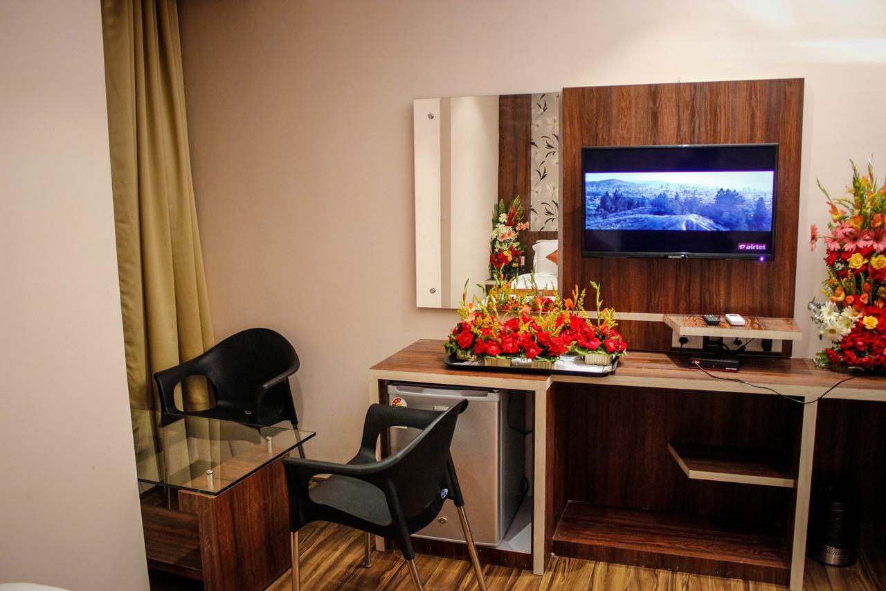 Regenta Inn Larica Calcutta Extérieur photo